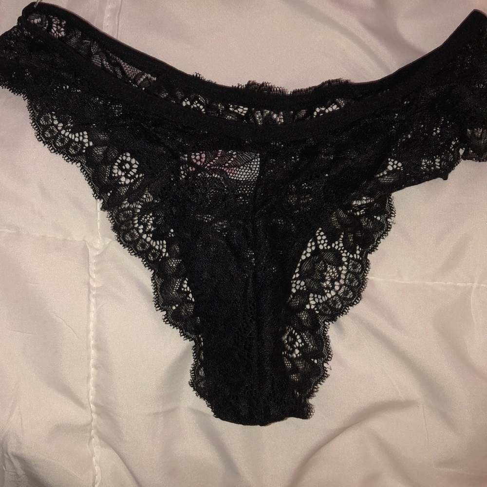 set - Picture 3 of 3